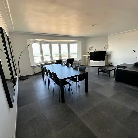 Apartament Zeezicht Majestic 6 *